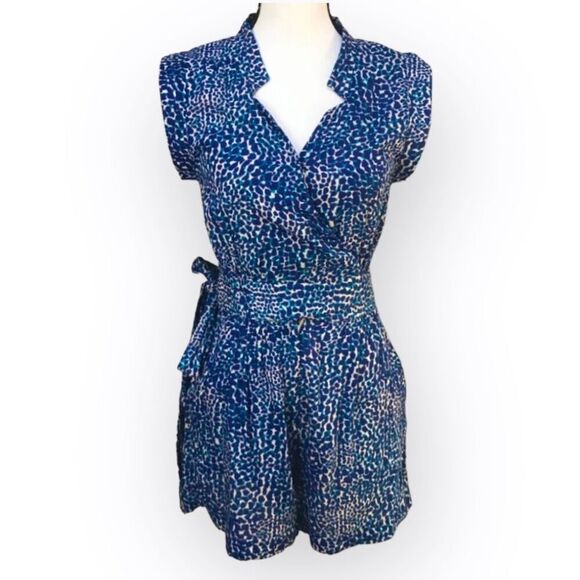 French Connection Angela Animal Jumpsuit Romper 0/2 NWT - Picture 1 of 10